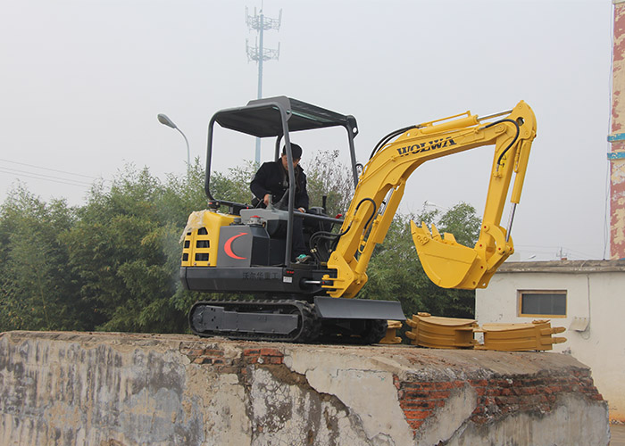沃爾華小型挖掘機(jī)助推國家新農(nóng)村建設(shè) 沃爾華小型挖掘機(jī)助推國家新農(nóng)村建設(shè)
