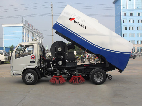 東風(fēng)福瑞卡掃路車 東風(fēng)福瑞卡掃路車